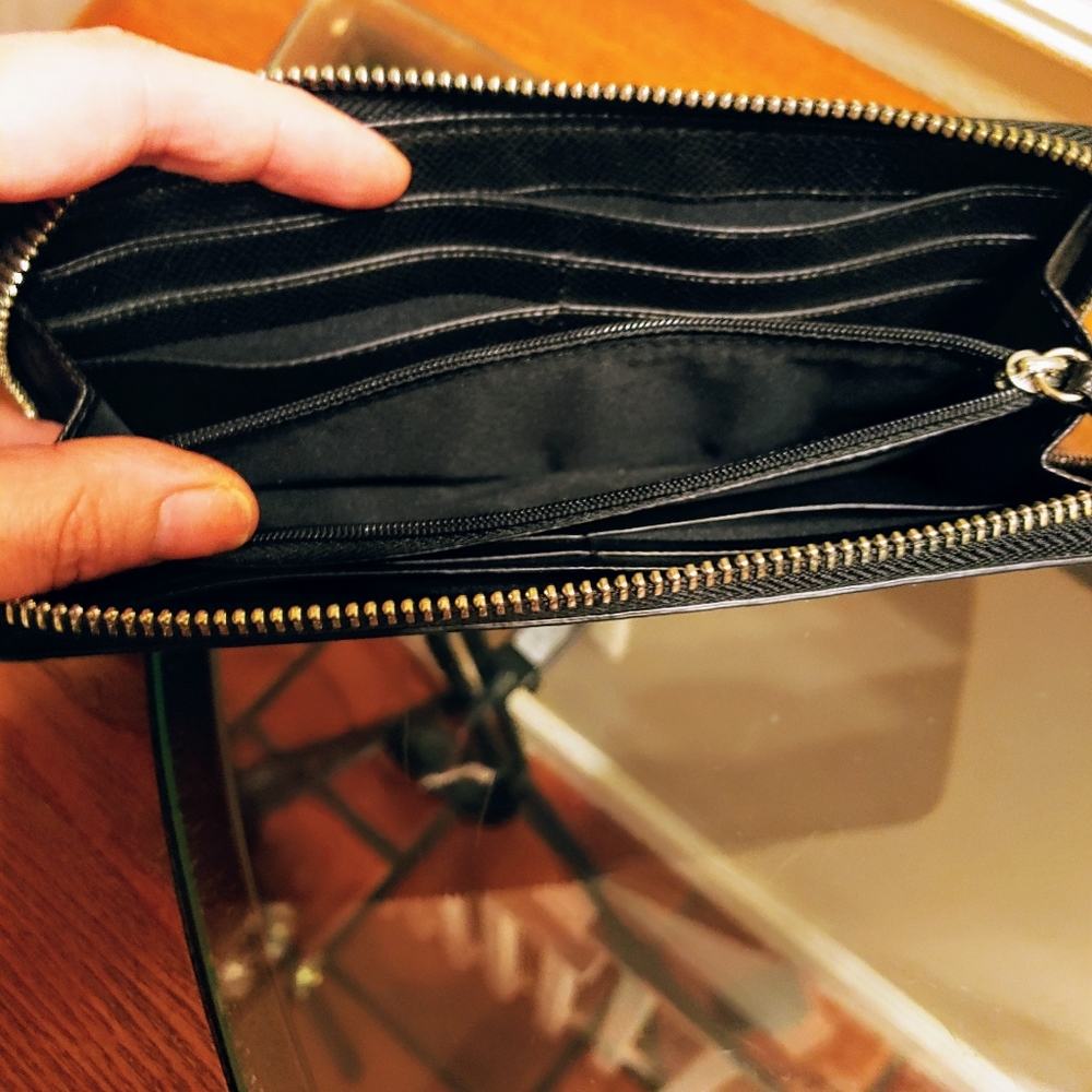 Authentic Coach Wallet - Picture 5 of 9